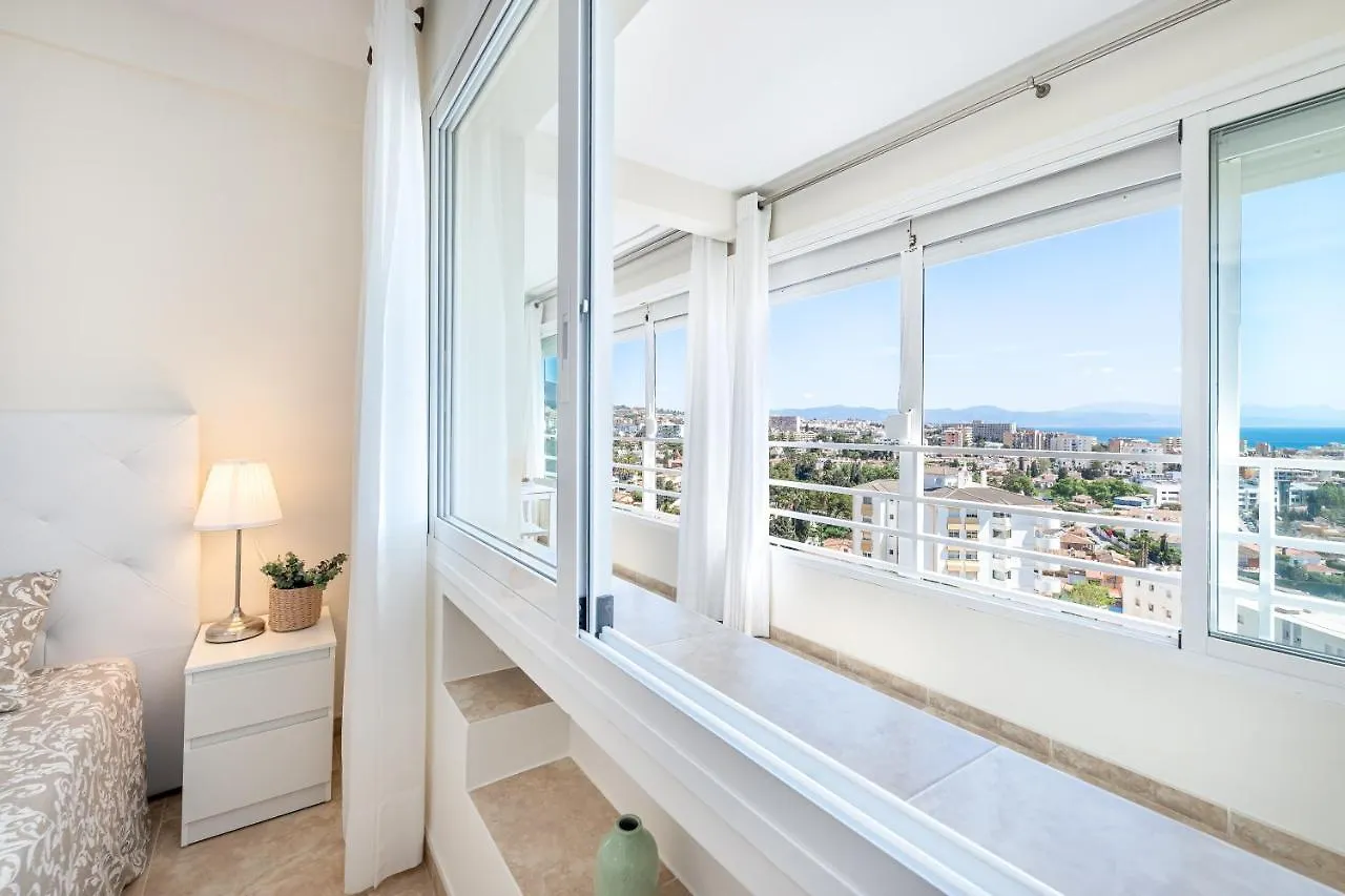 797 Holiday Rentals- Espectacular Piso Con Vista Al Mar Y Al Puerto Benalmadena