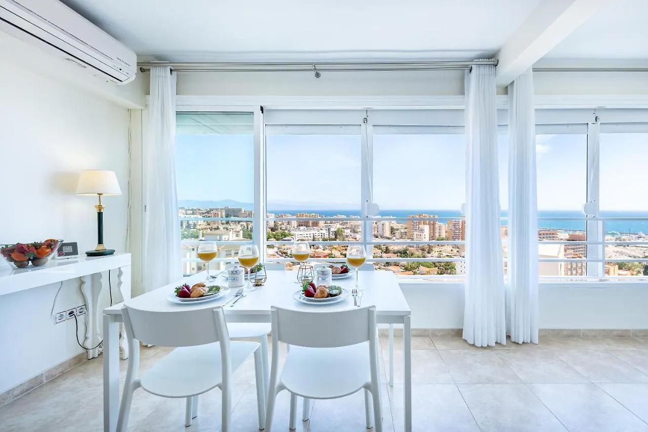Apartment 797 Holiday Rentals- Espectacular Piso Con Vista Al Mar Y Al Puerto Benalmadena