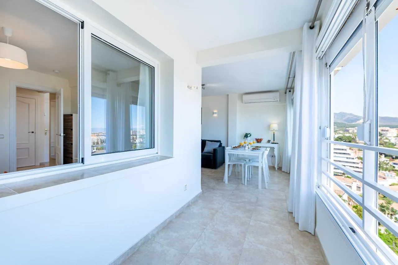 Apartment 797 Holiday Rentals- Espectacular Piso Con Vista Al Mar Y Al Puerto Benalmadena