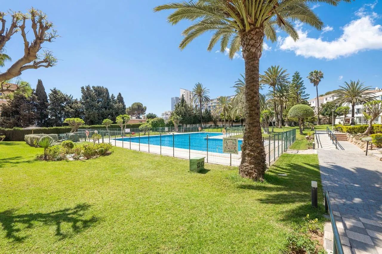797 Holiday Rentals- Espectacular Piso Con Vista Al Mar Y Al Puerto contacts